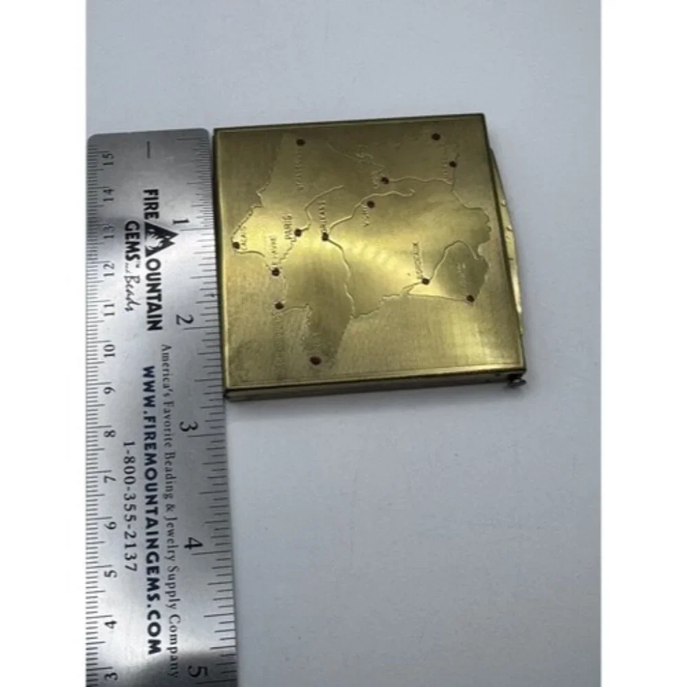 Vintage Brass Gold Tone Mirrored Powder Compact Wi this vintage